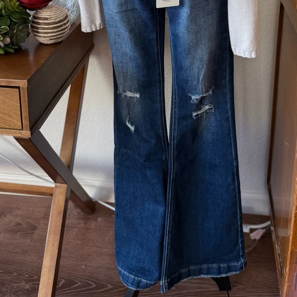 NWT Women’s 𝐾𝑎𝑛𝐶𝑎𝑛 Mid Rise Jeans - Picture 8 of 8